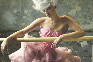 De reis van een ballerina staat centraal in The Dance of Time