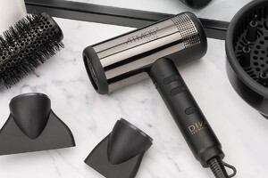 Droge conditionerende spray met directe hittebescherming van Oribe