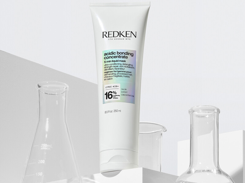 Acidic Bonding Concentrate 5-Min Liquid Masker van Redken