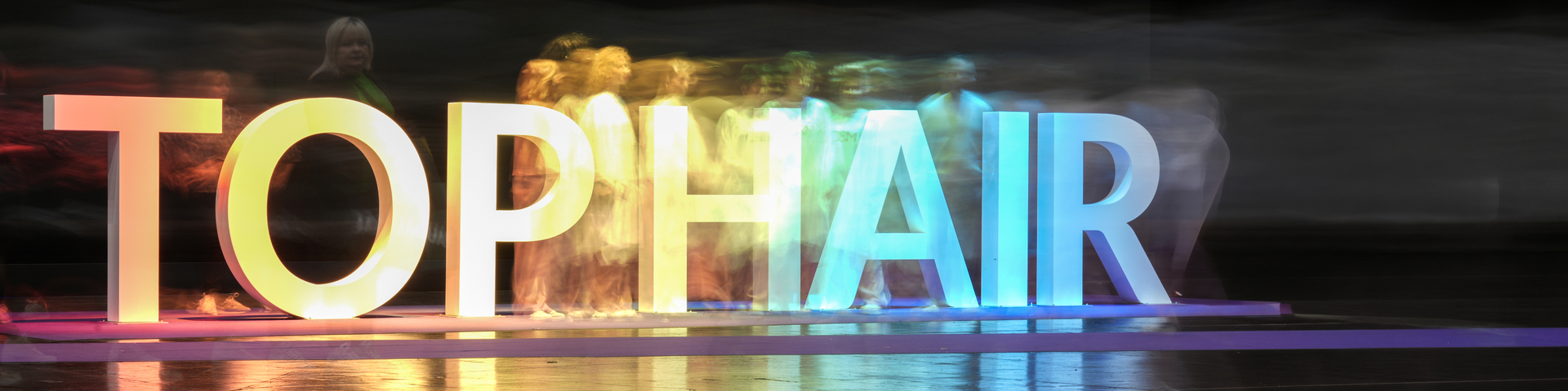 TOP HAIR: EEN ONTMOETINGSPLEK
VOOR INSPIRATIE, VAKMANSCHAP EN VERBINDING